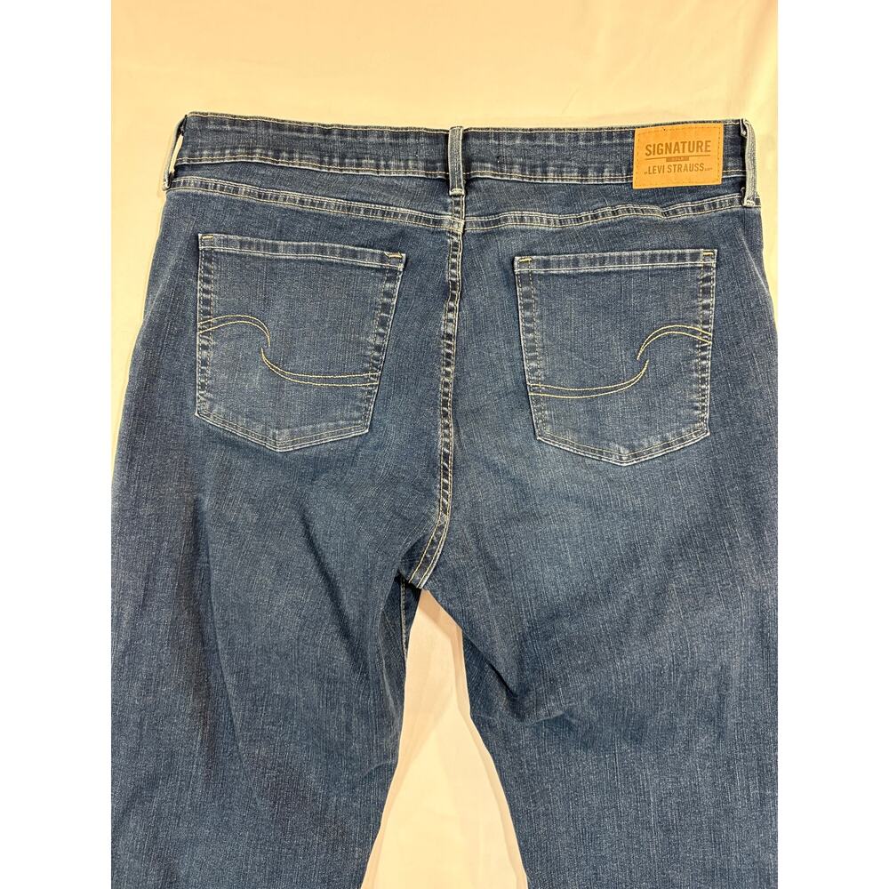 Levi's Signature Totally Shaping Straight Leg Dark Denim Jeans Size 16S 33x30 - Picture 5 of 7